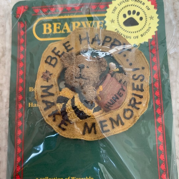 Boyd Bear Pin Lot - 7 new pins in packaging - Picture 6 of 14